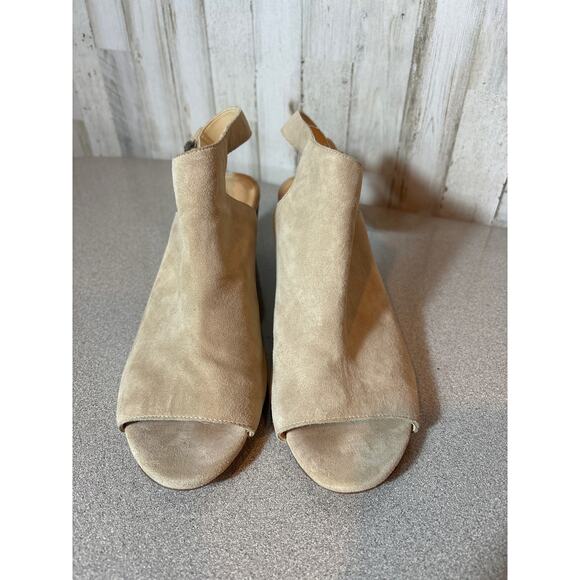 Clarks Bootie Deloria Gia Sand Suede Peep Toe Ankle Strap 10 - Picture 1 of 9